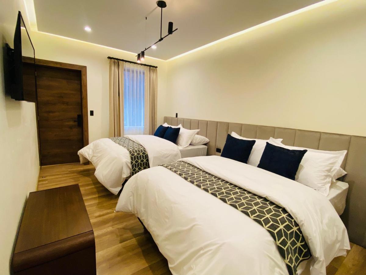 Wanderlot - Hotel Plaza Central Riobamba Esterno foto